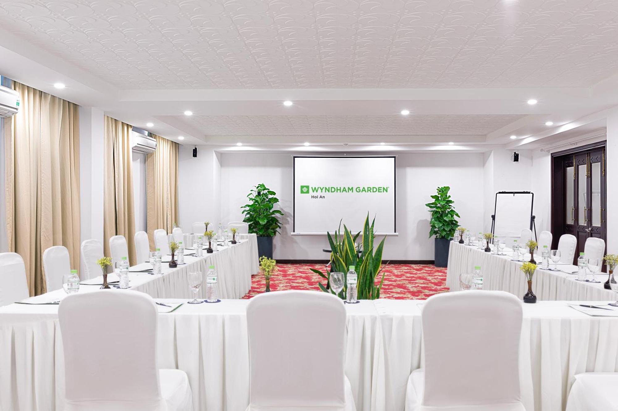 Wyndham Garden Cua Dai 5*