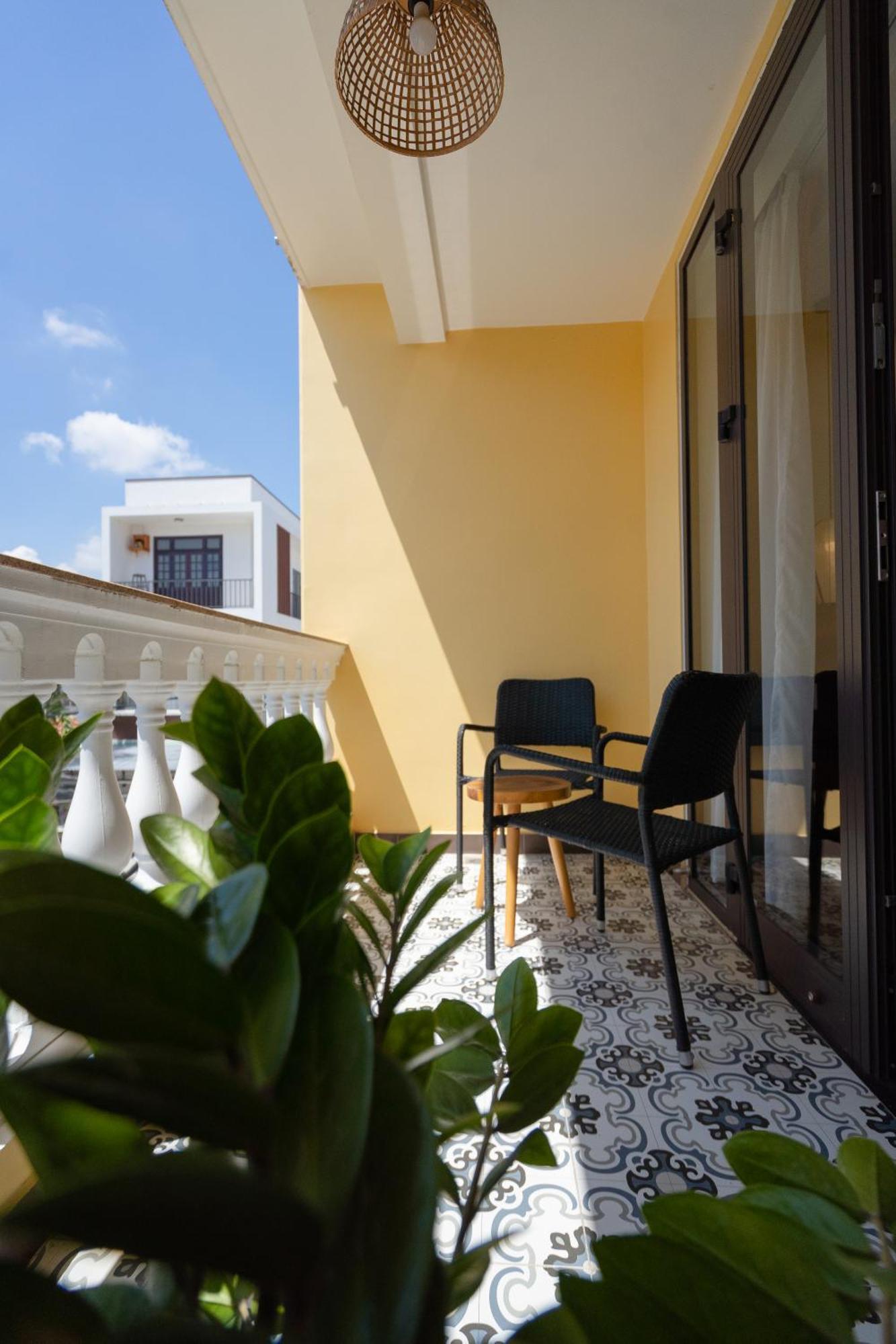Virgo Que Aparthotel