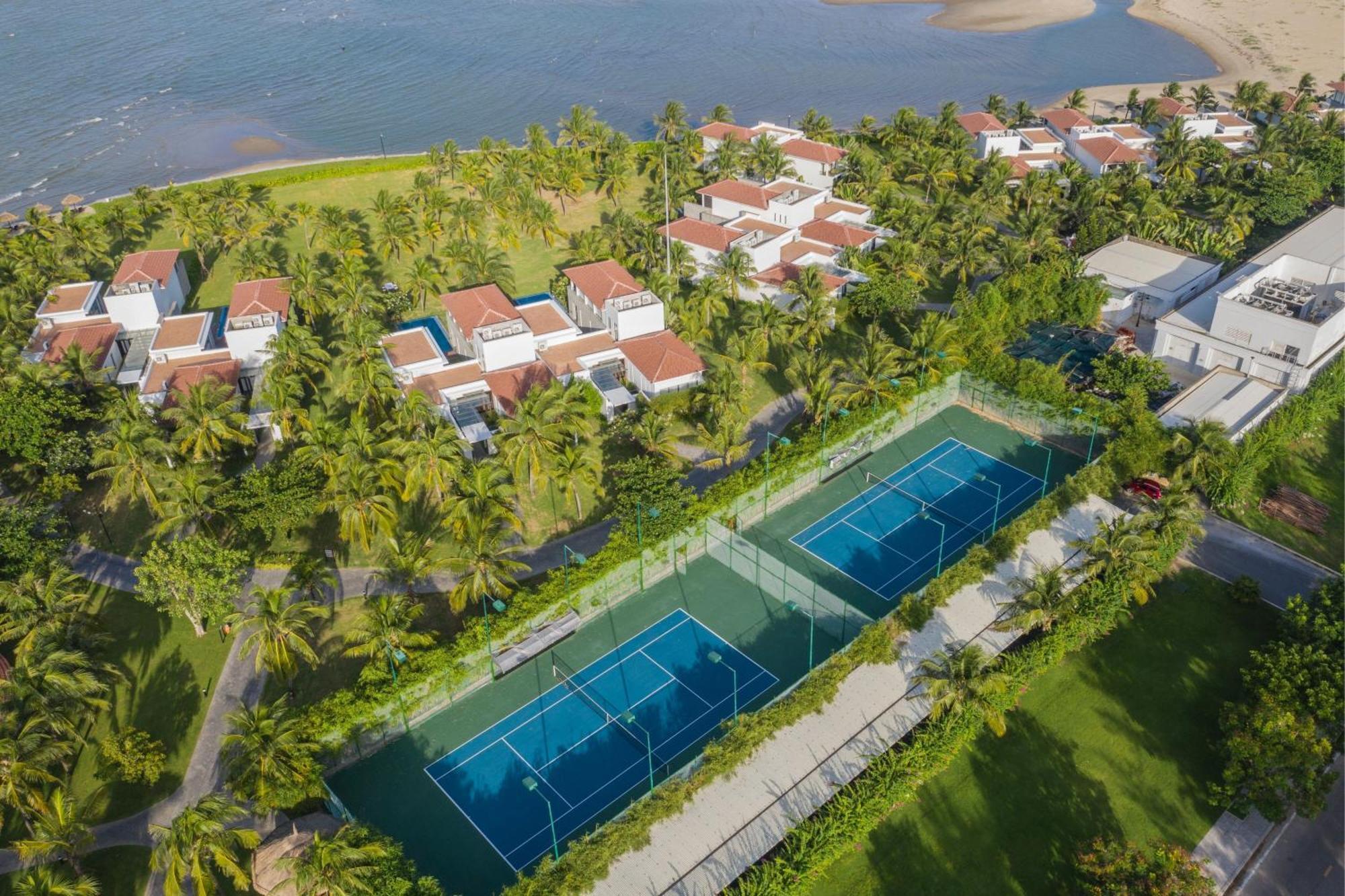 Renaissance & Resort 5*