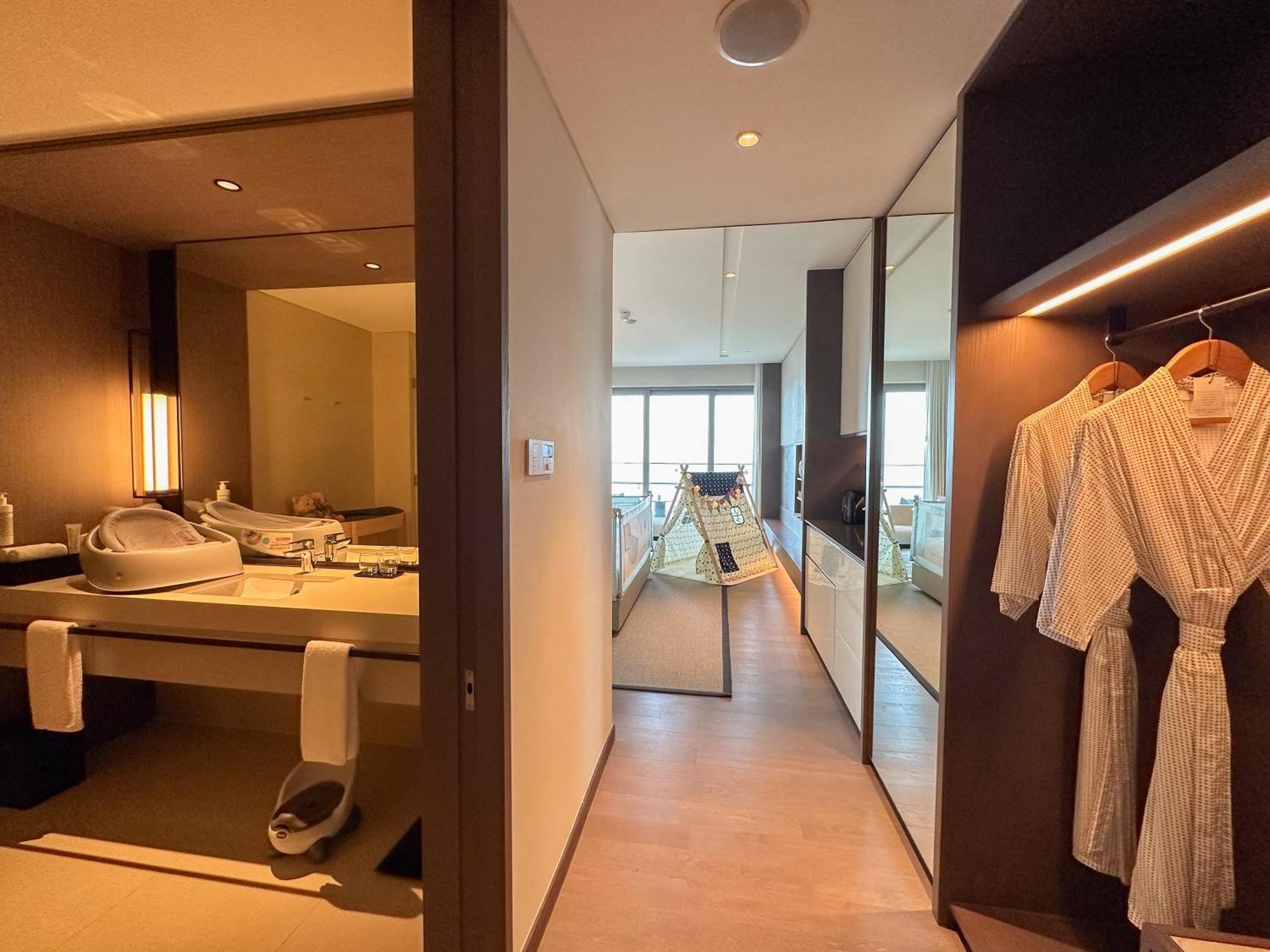 New World Hoiana Hotel