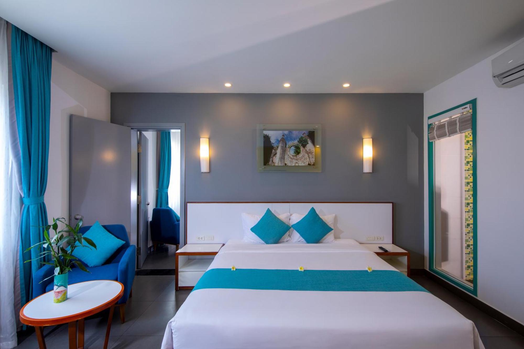 Emm Hotel 4*