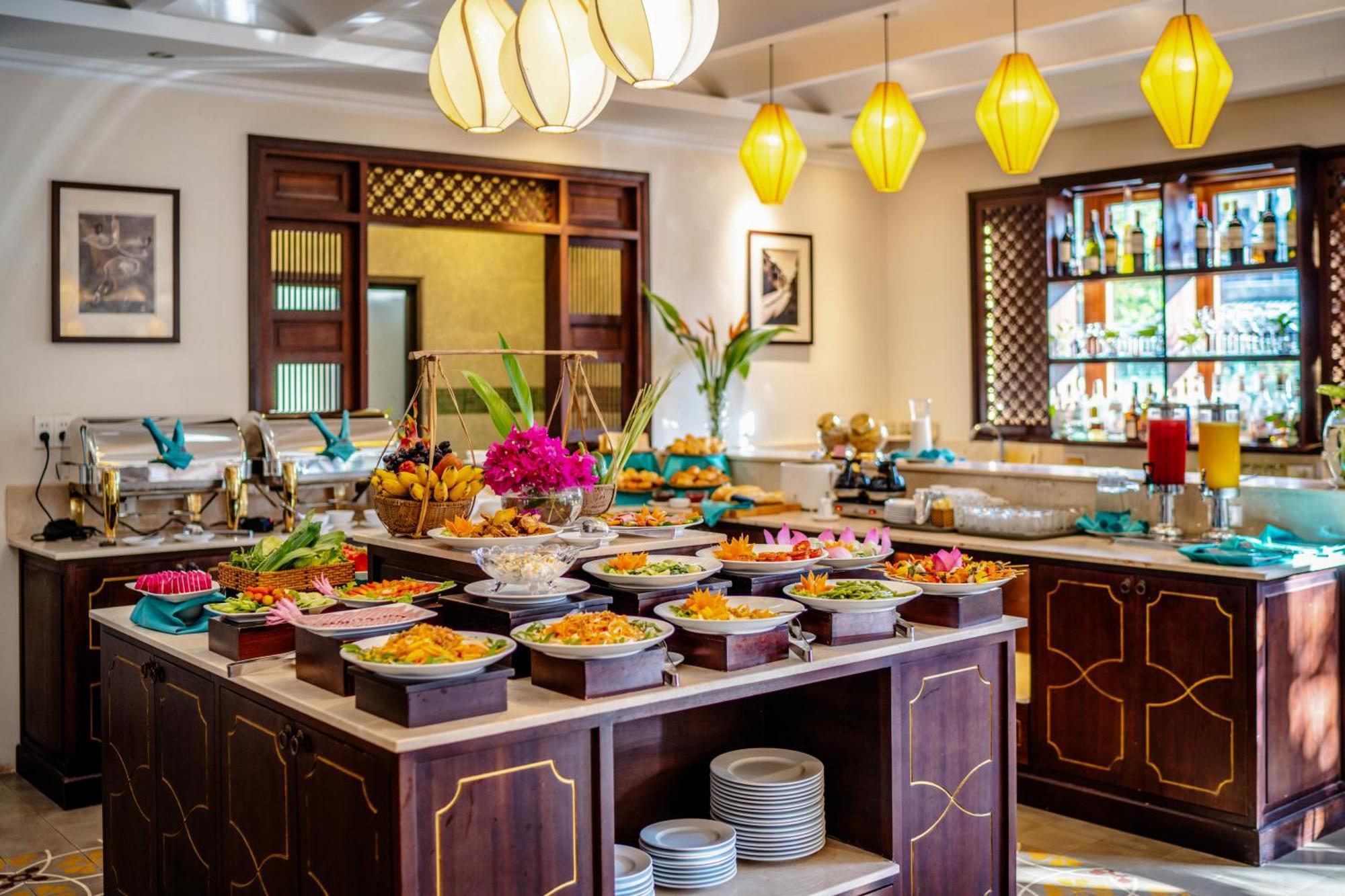 Lantana Riverside Boutique & Hotel