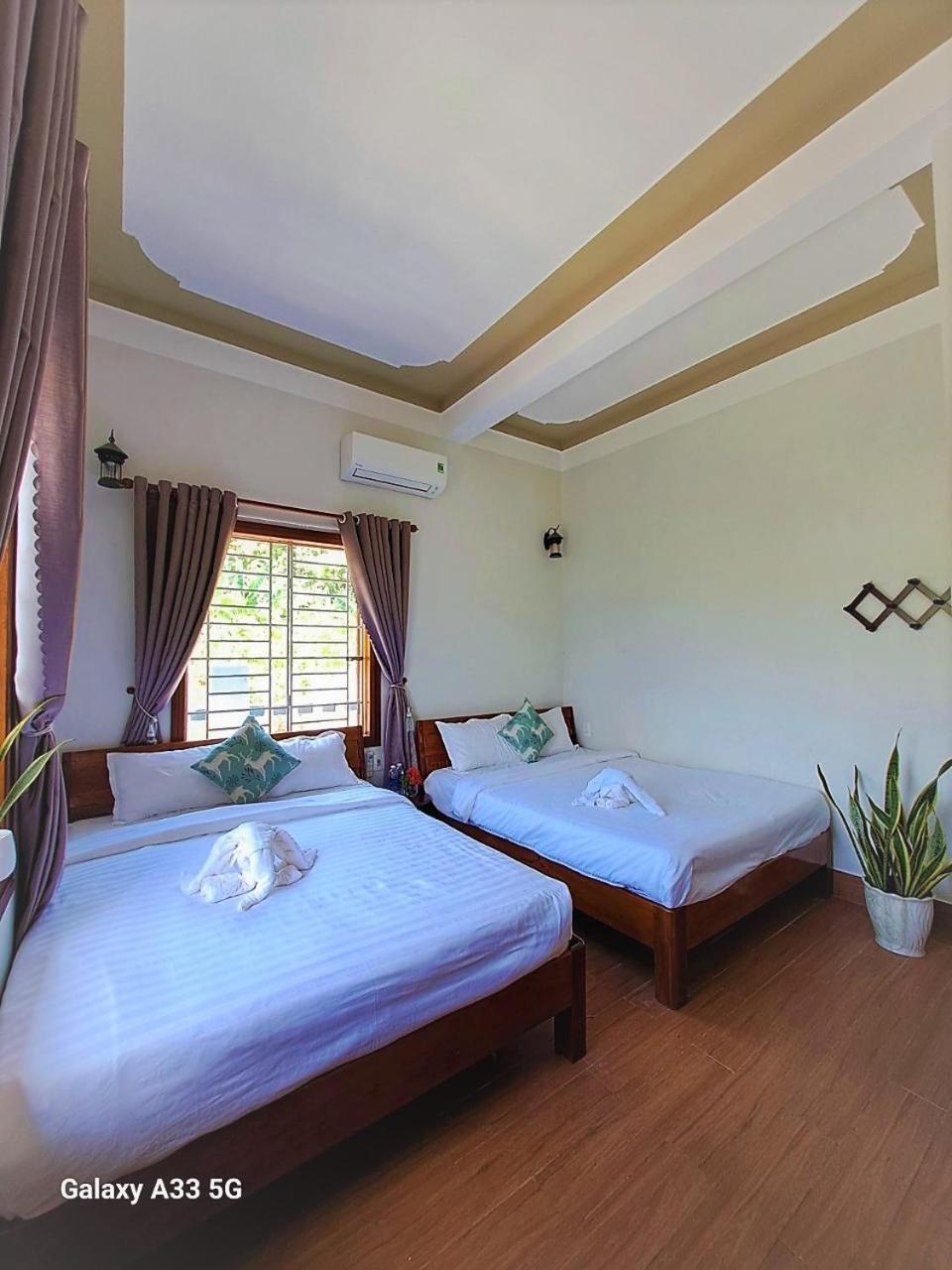 Công Mẫn Khách sạn hẻo lánh