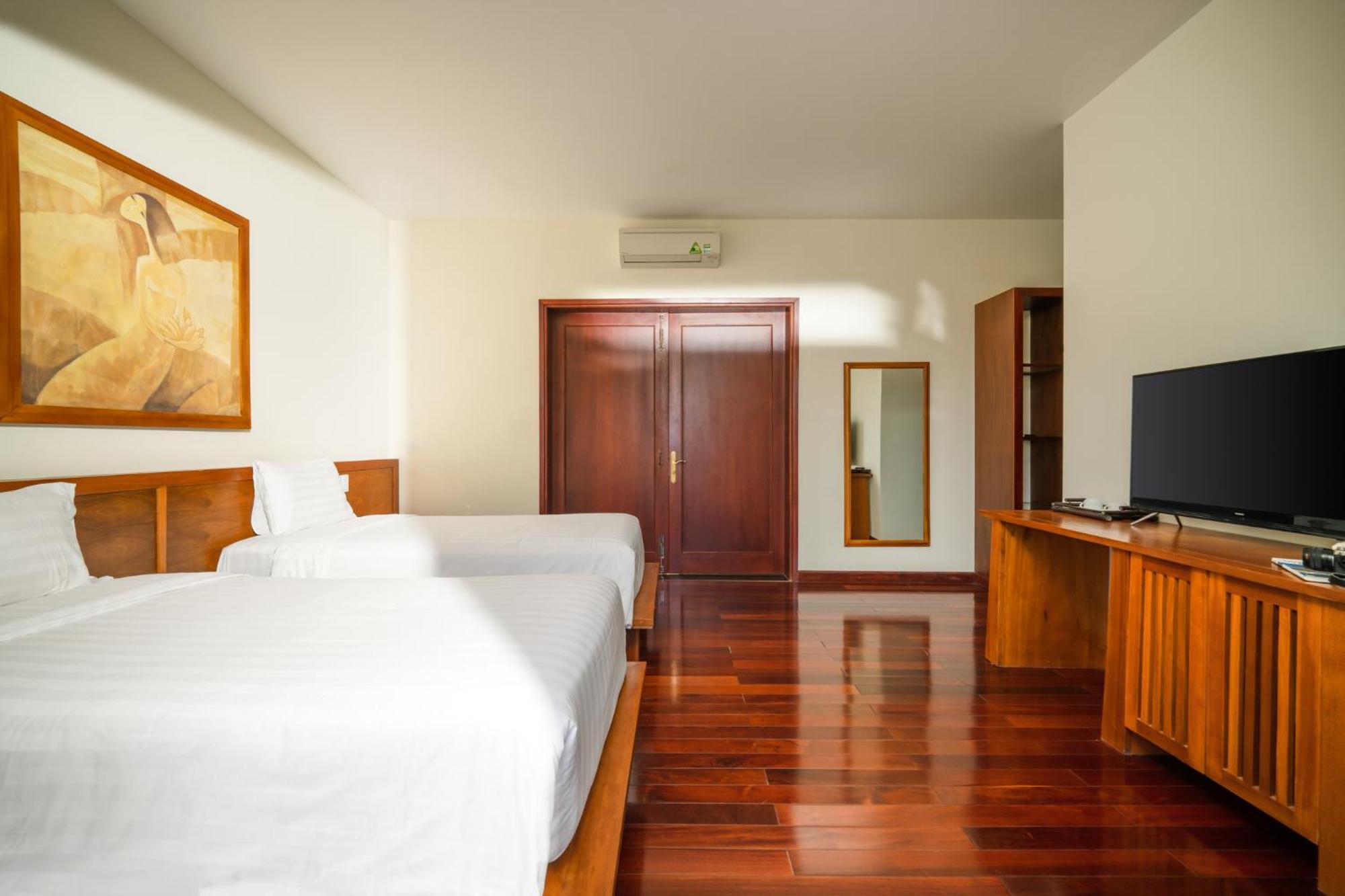 Palm Garden & Pool Hotel