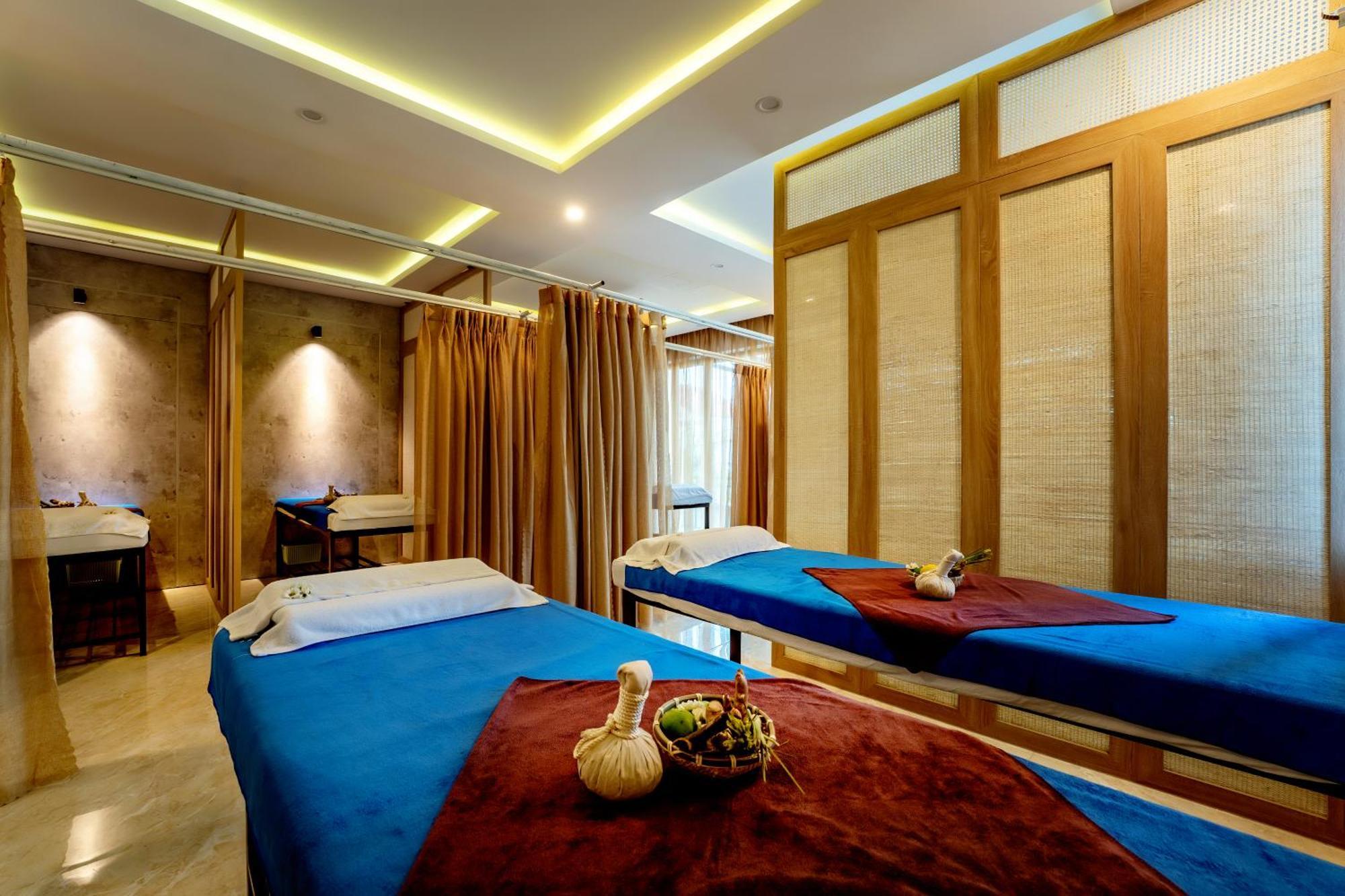 Hotel Ha Royal Boutique & 4*