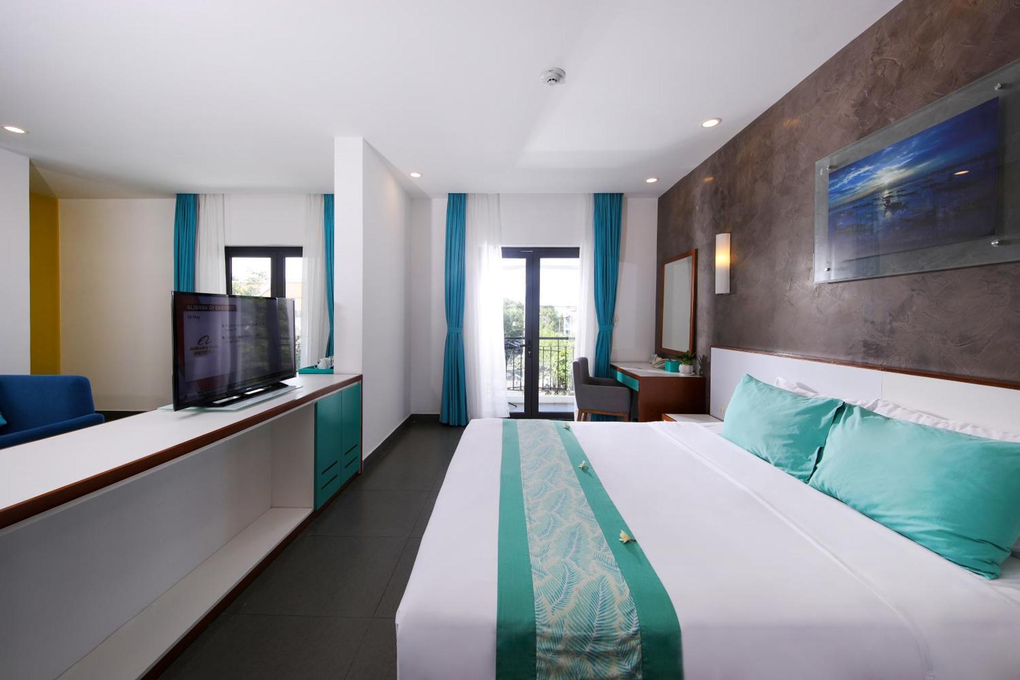 Hotel Emm 4*
