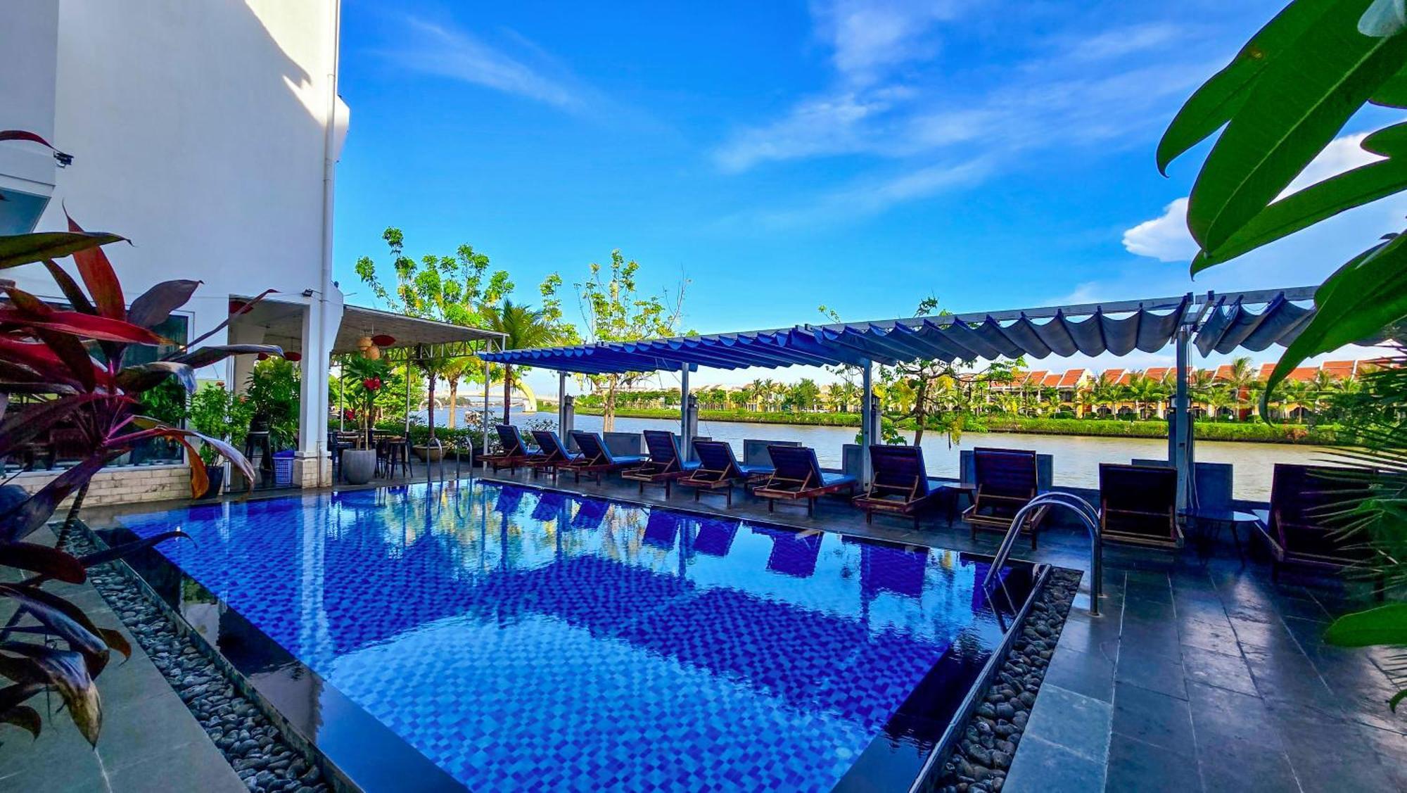 Hotel Riverside White House Hoi An