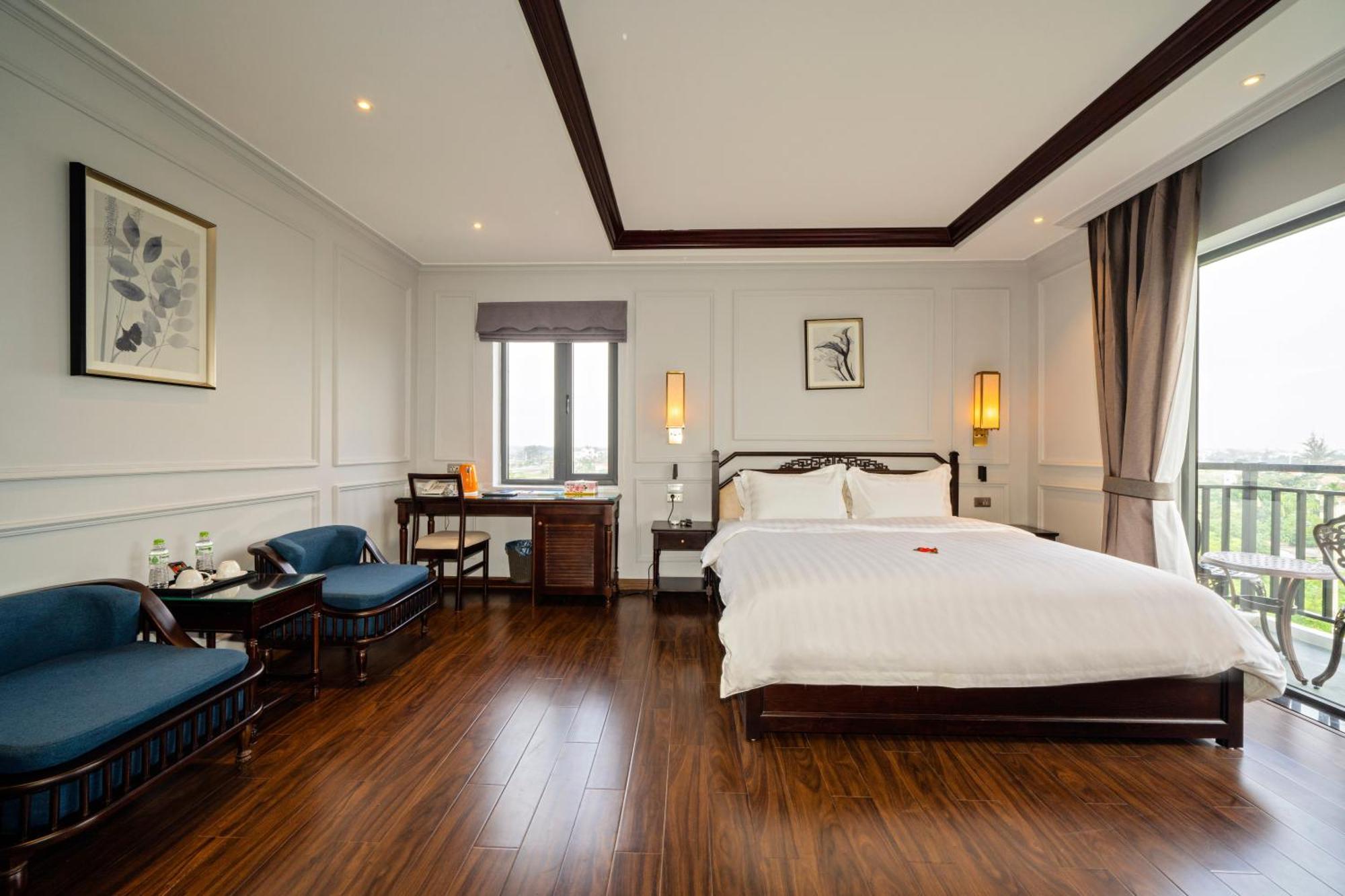 Hotel Eco Lux Riverside &
