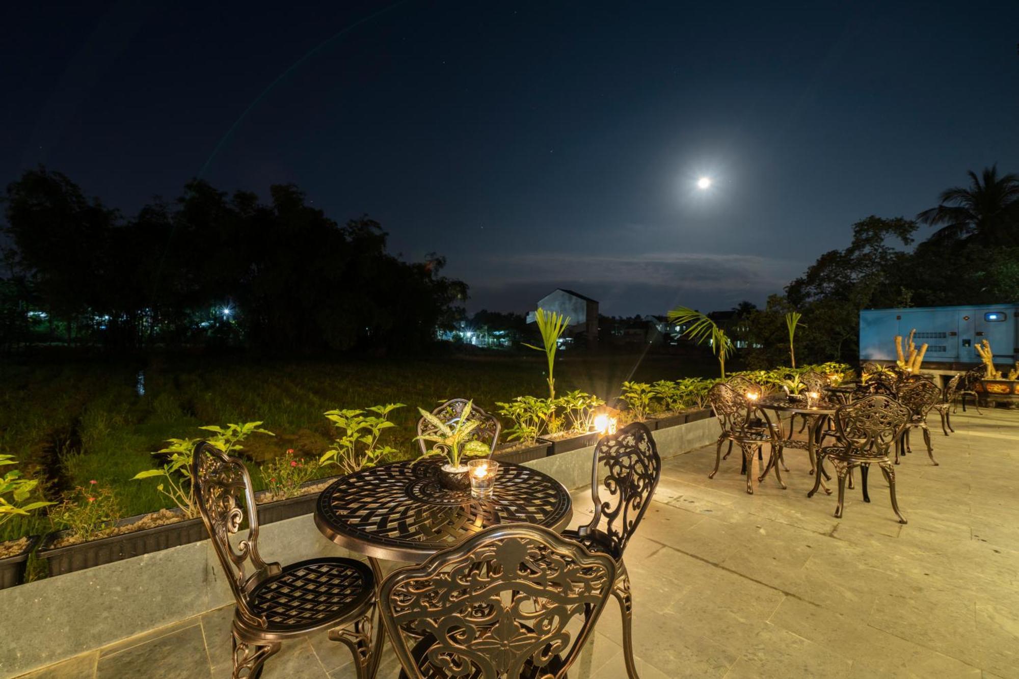 Eco Lux Riverside & 4* Hoi An