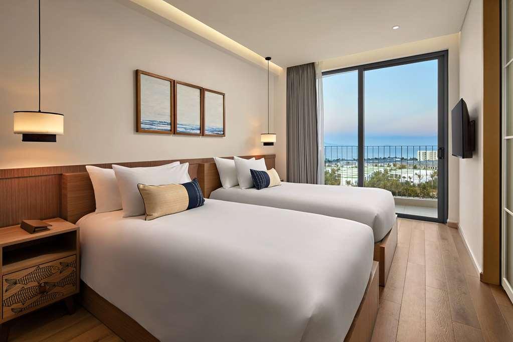 Villa Wyndham Royal Beachfront Hoi An