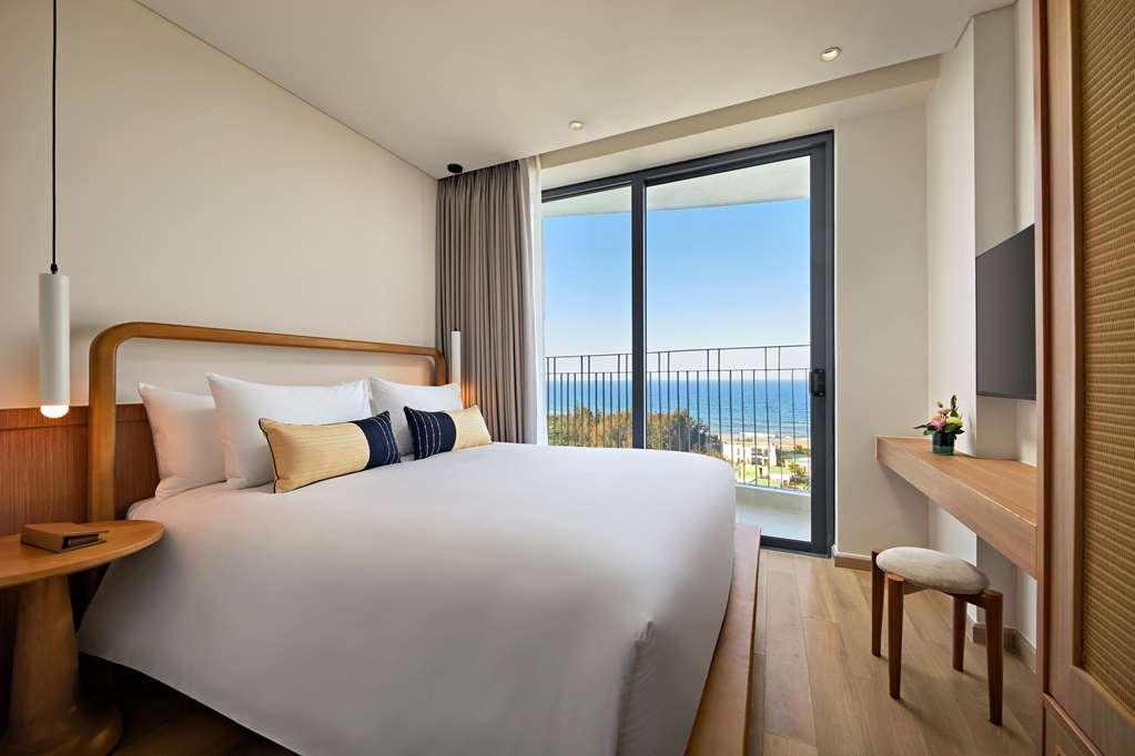Villa Wyndham Royal Beachfront Hoi An