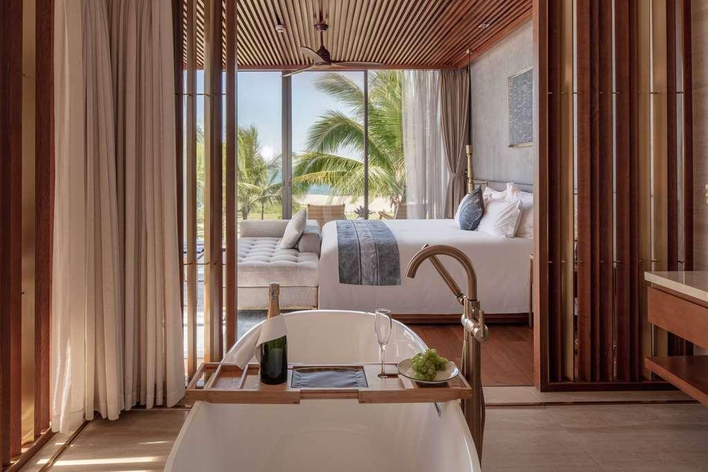 Villa Wyndham Royal Beachfront Hoi An