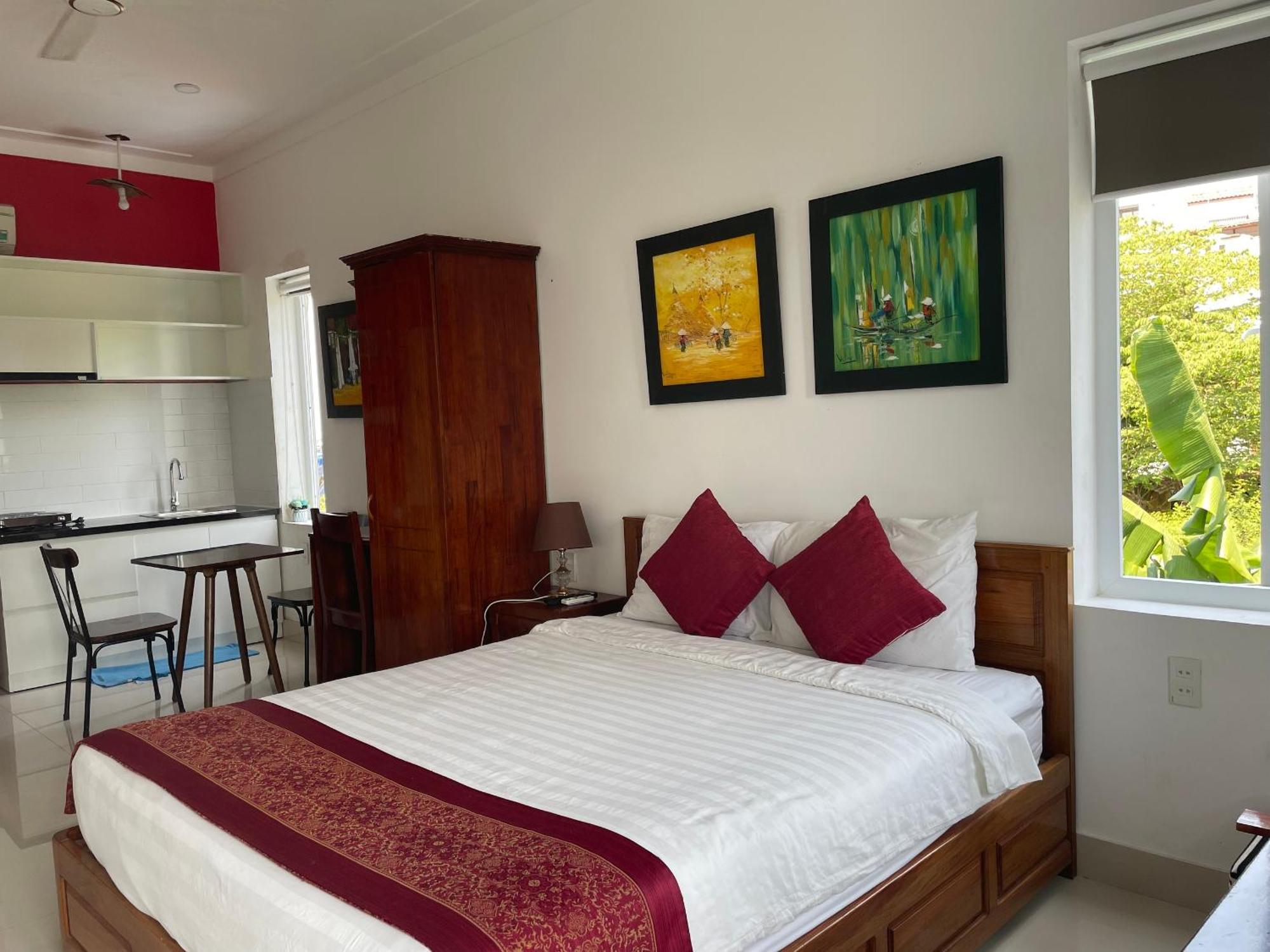 Guest house Red House - 2*