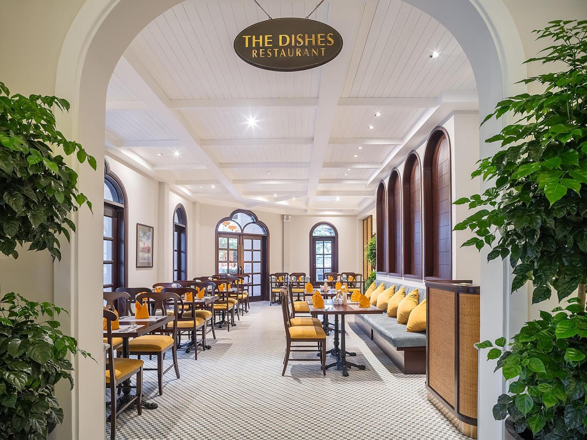 Little - A Boutique & 4*