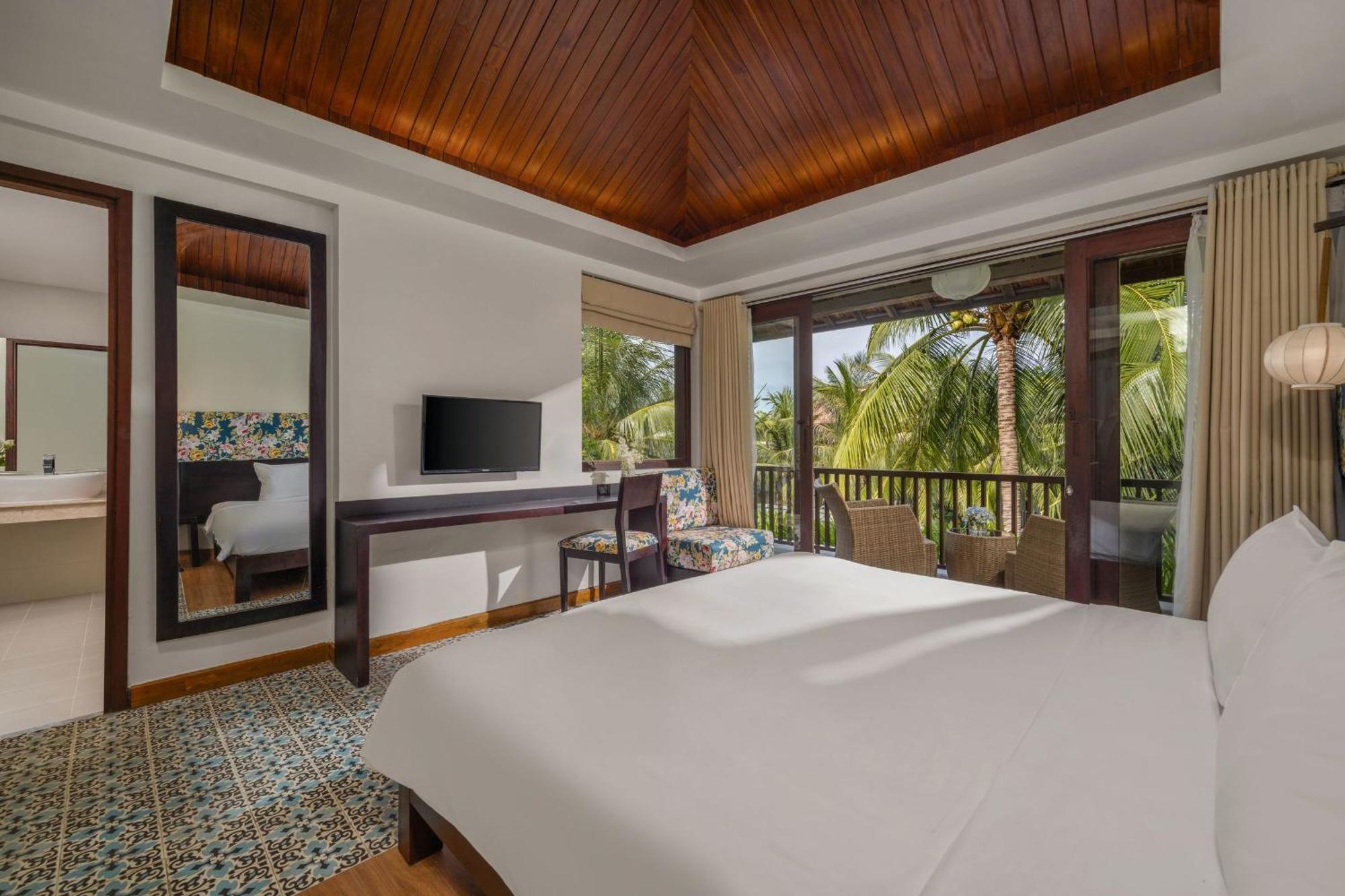 Emerald Riverside Resort 4*
