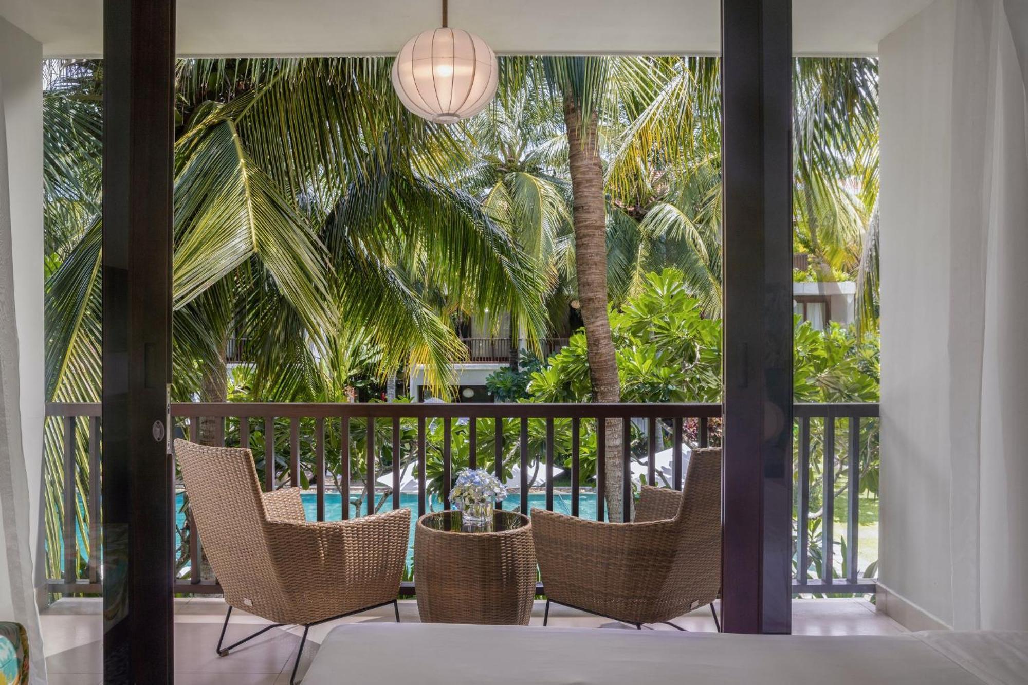 Emerald Riverside Resort