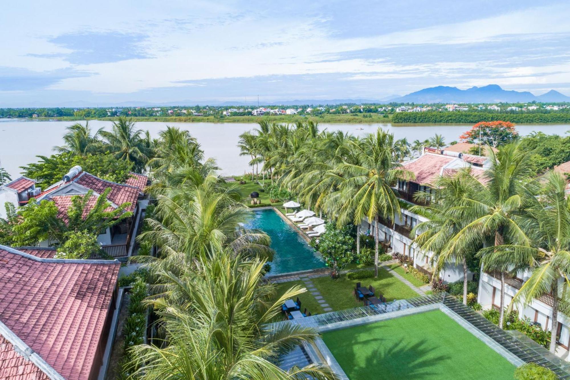 Emerald Riverside