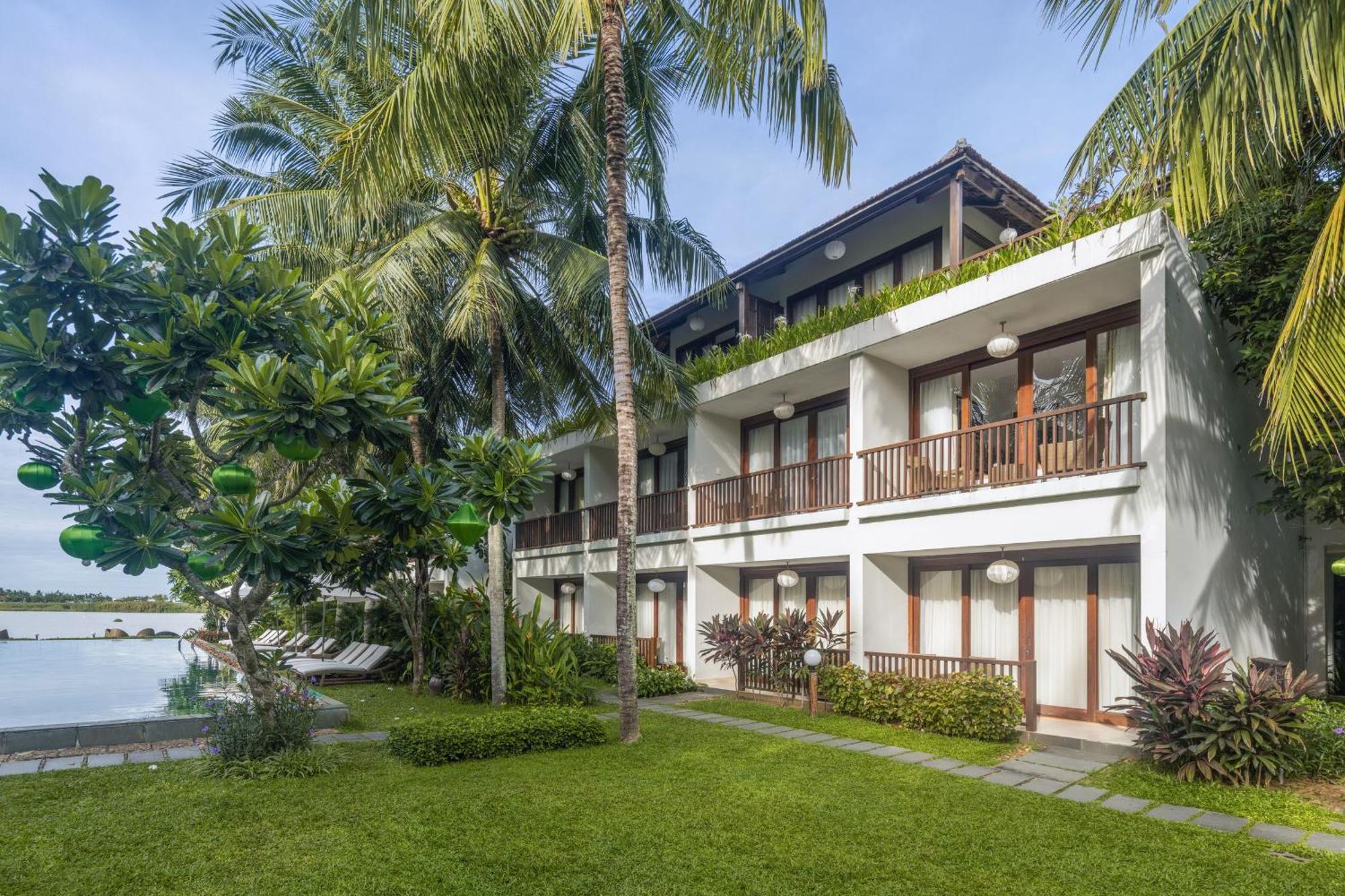 Resort Emerald Riverside