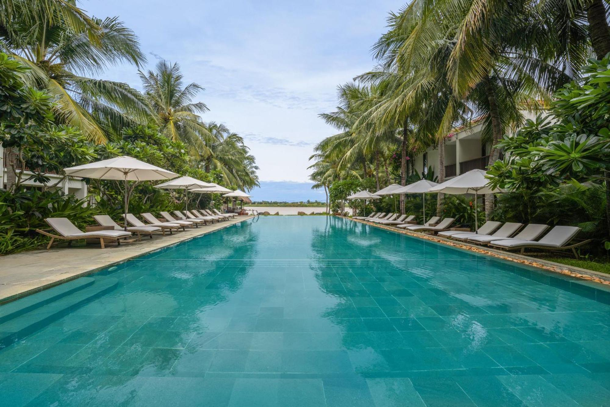 Resort Emerald Riverside