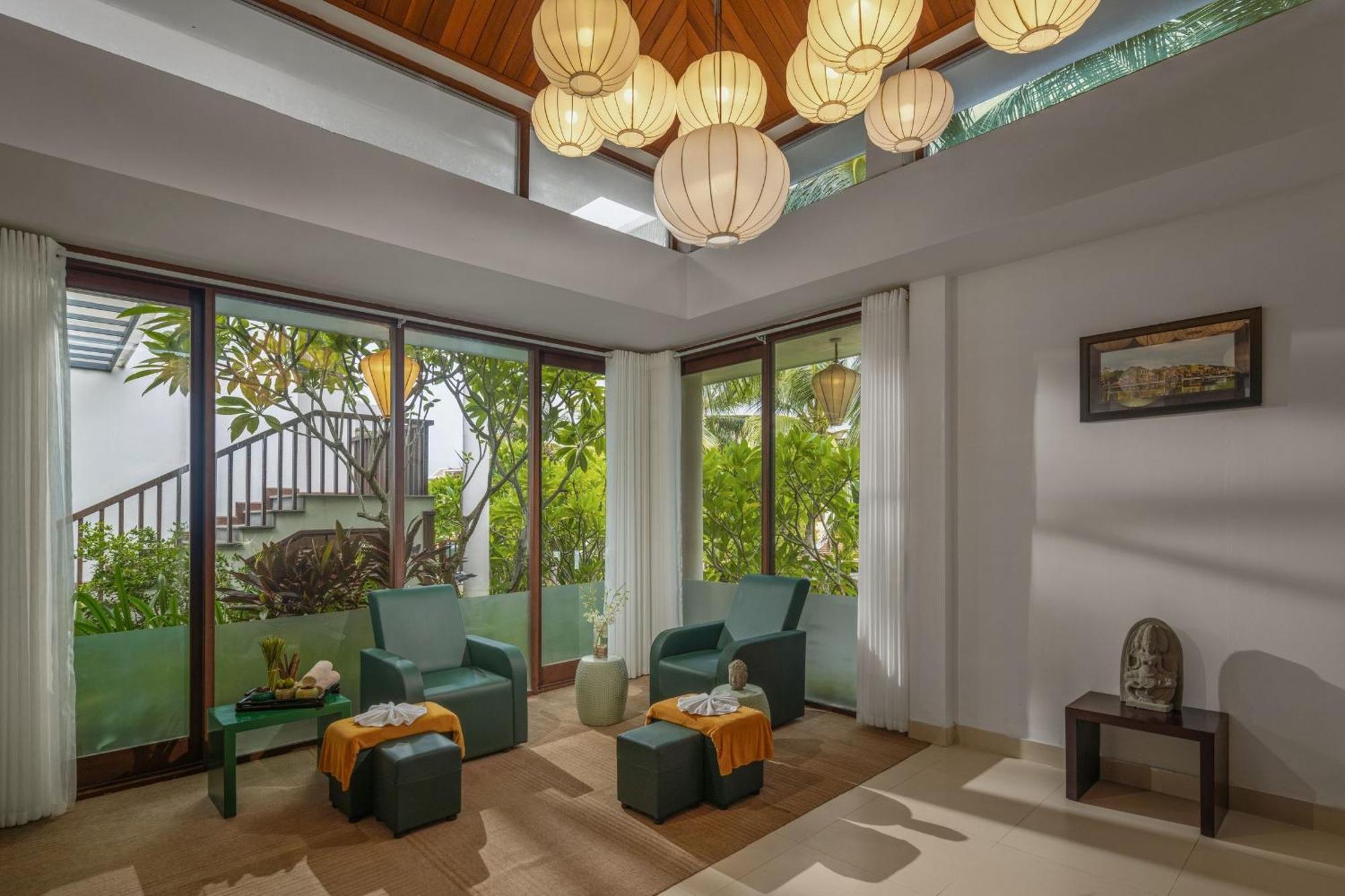 Emerald Riverside 4*