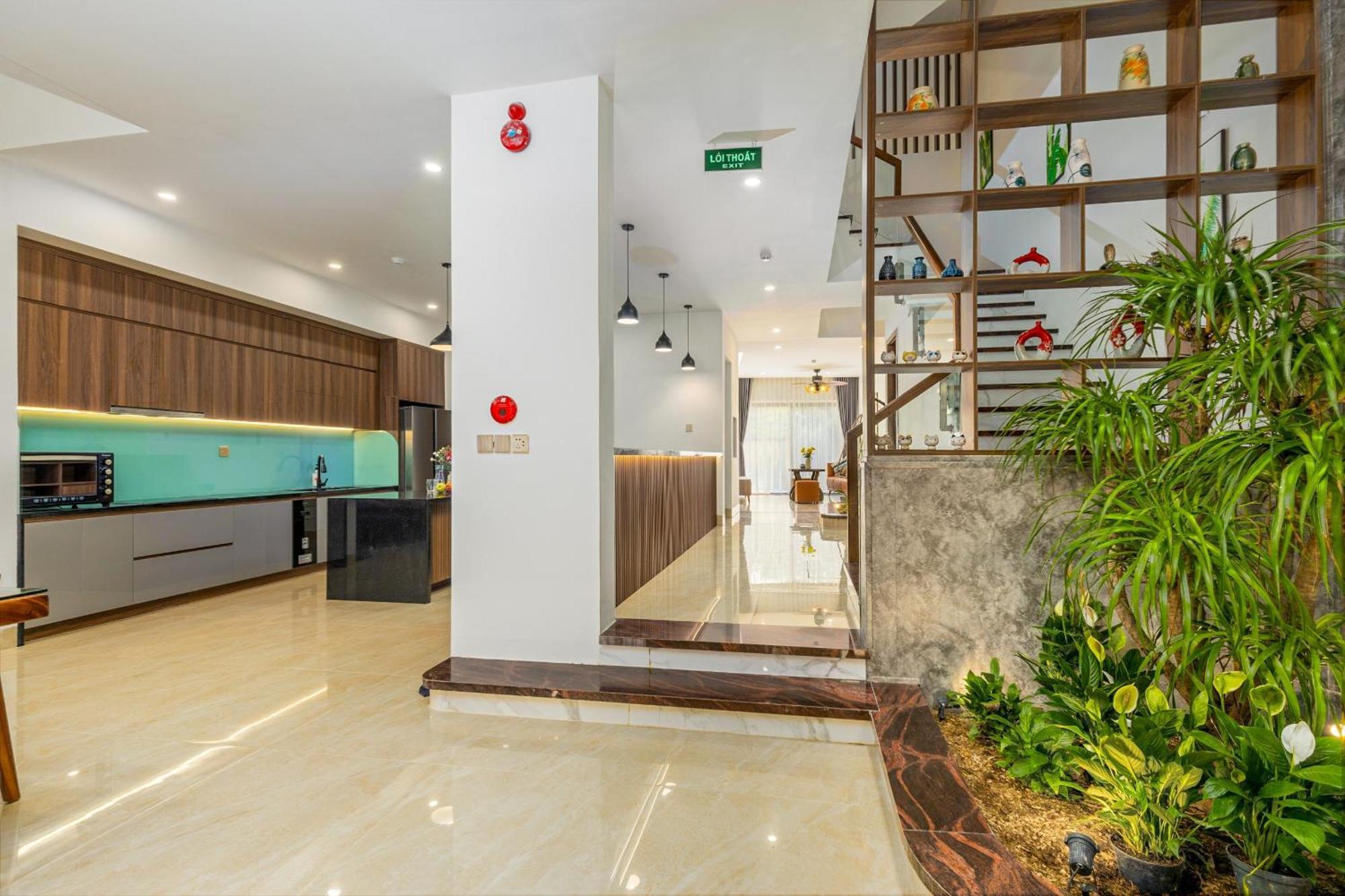 Hoi Hotel *