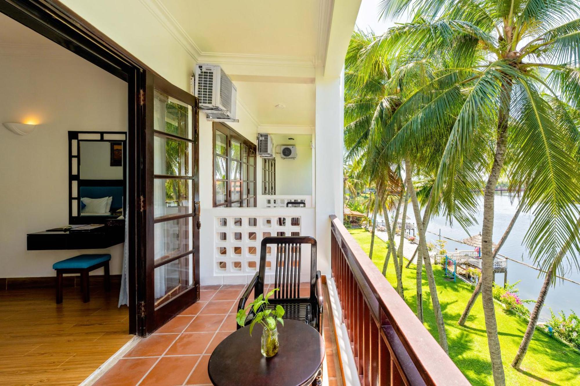 Resort River & Residences 4*