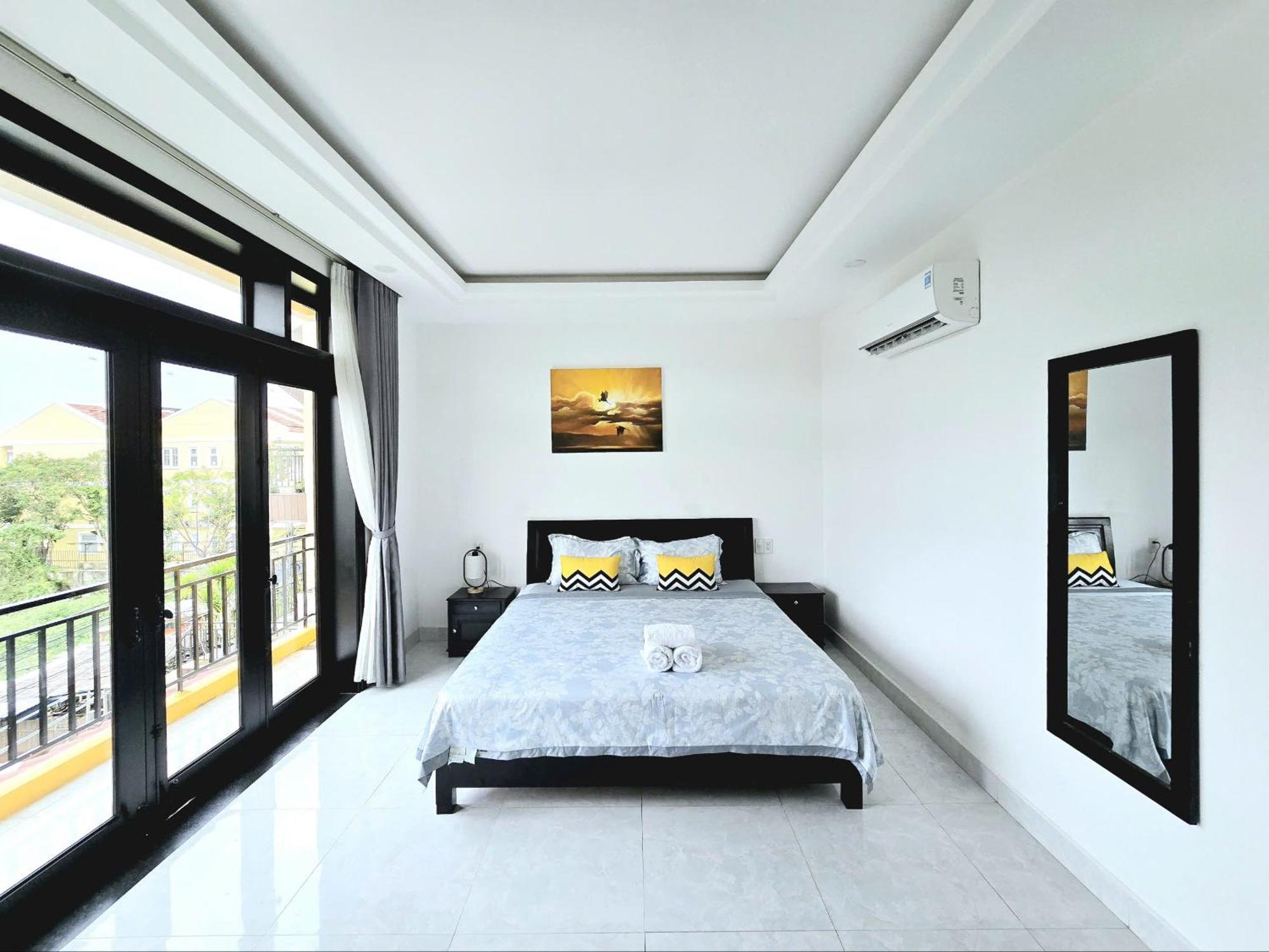 Flamingo - Big With Balcony - Close To Old Town 200m & Temple Bridge - Large Outside Pool For Sun Bathing Villa Hoi An