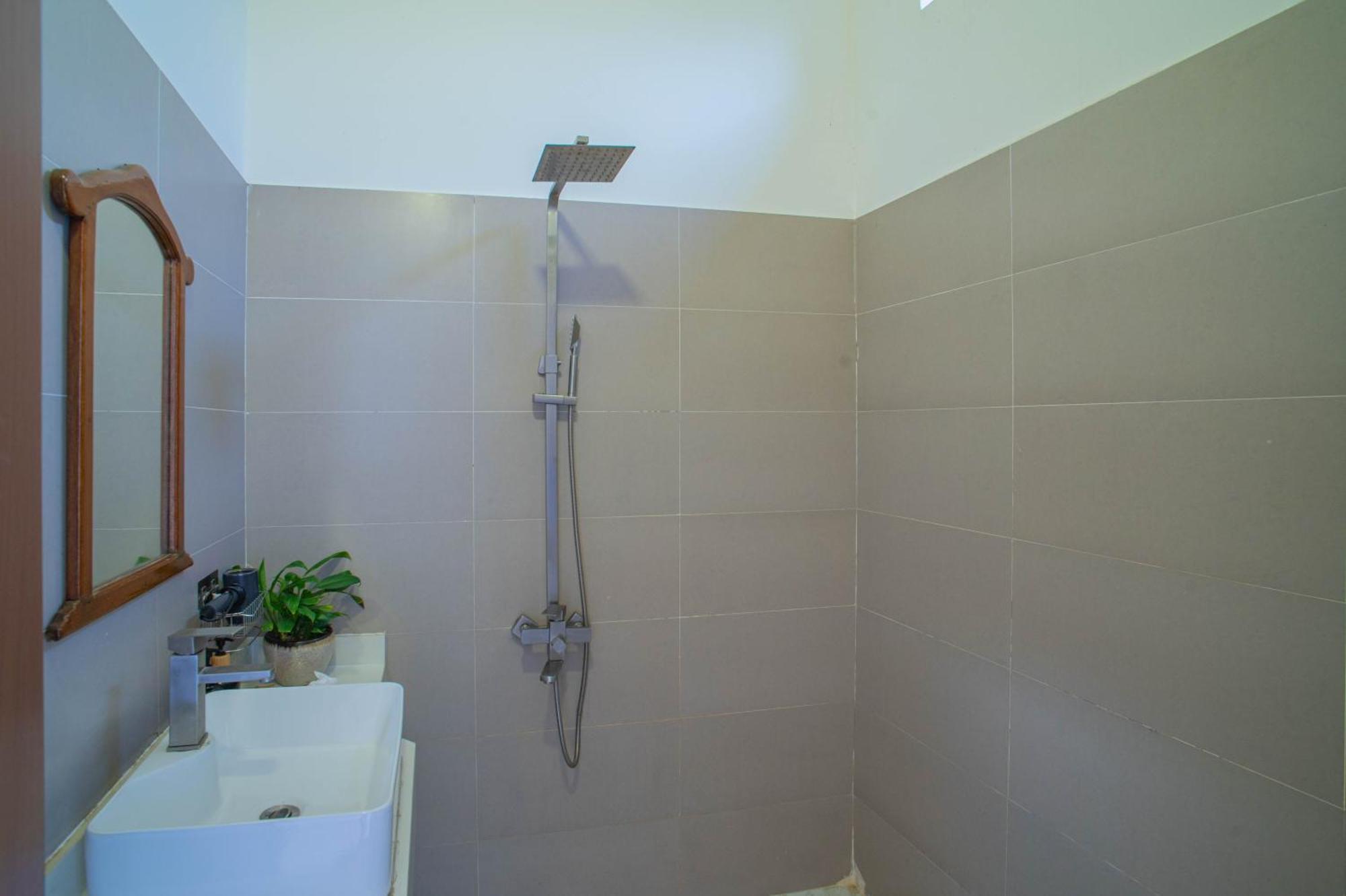 Romitto Riverside In Pool Apartment