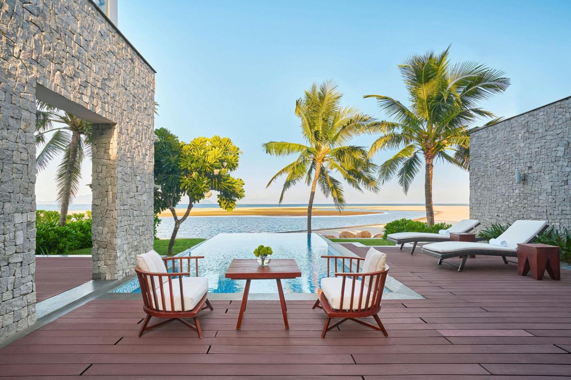 Resort Renaissance &