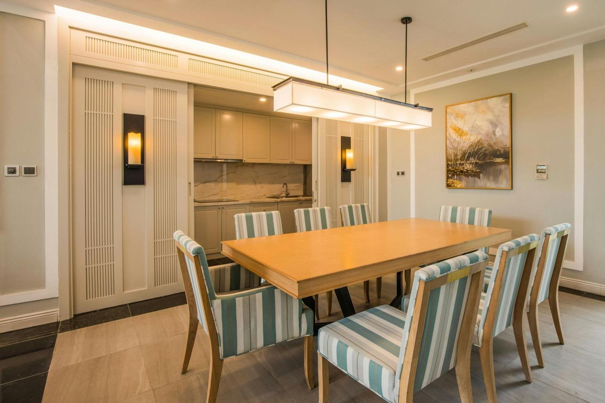 Renaissance & Resort 5*