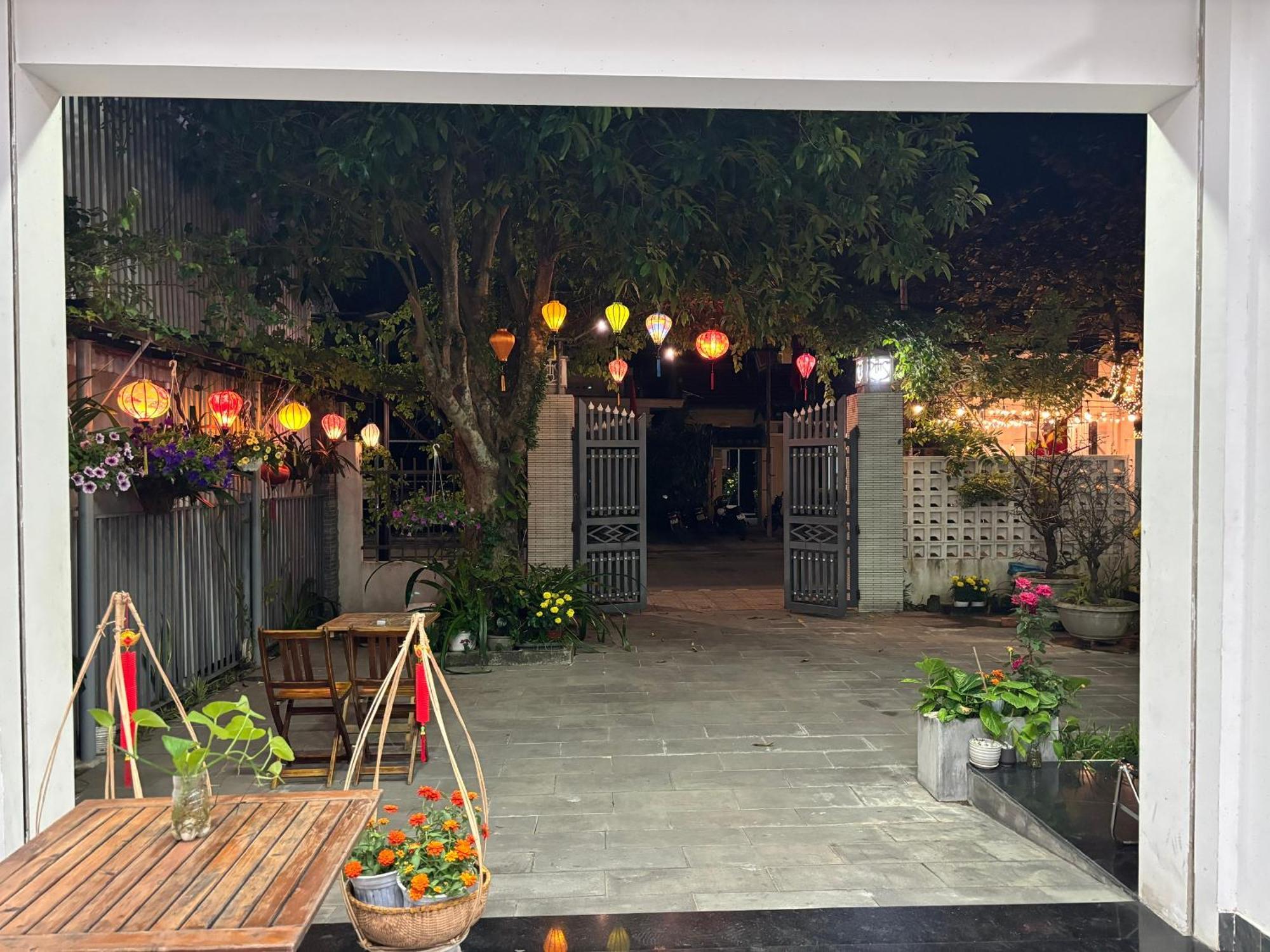 Phuong House *