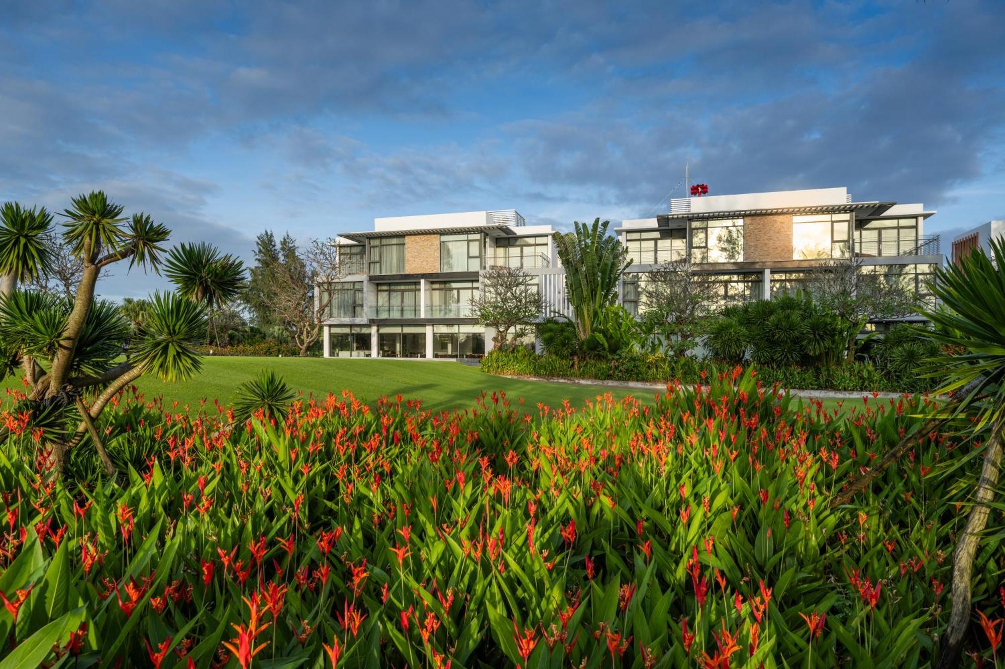 Montgomerie Links & Resort