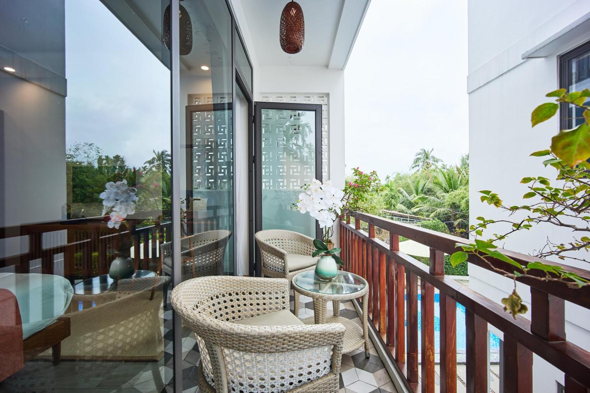 Chieu Ha Village Riverside -