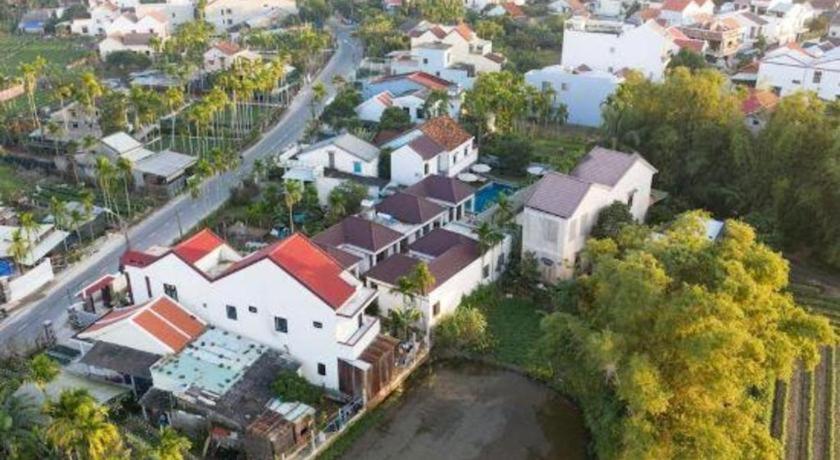 Laughter Garden Hotel