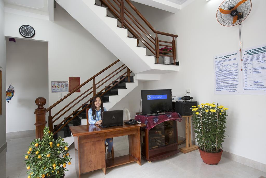 House Homestay *