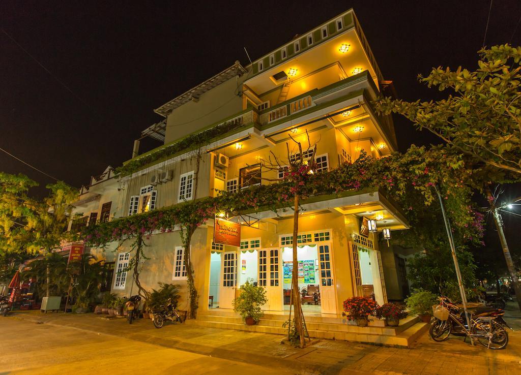 Homestay Moon's *