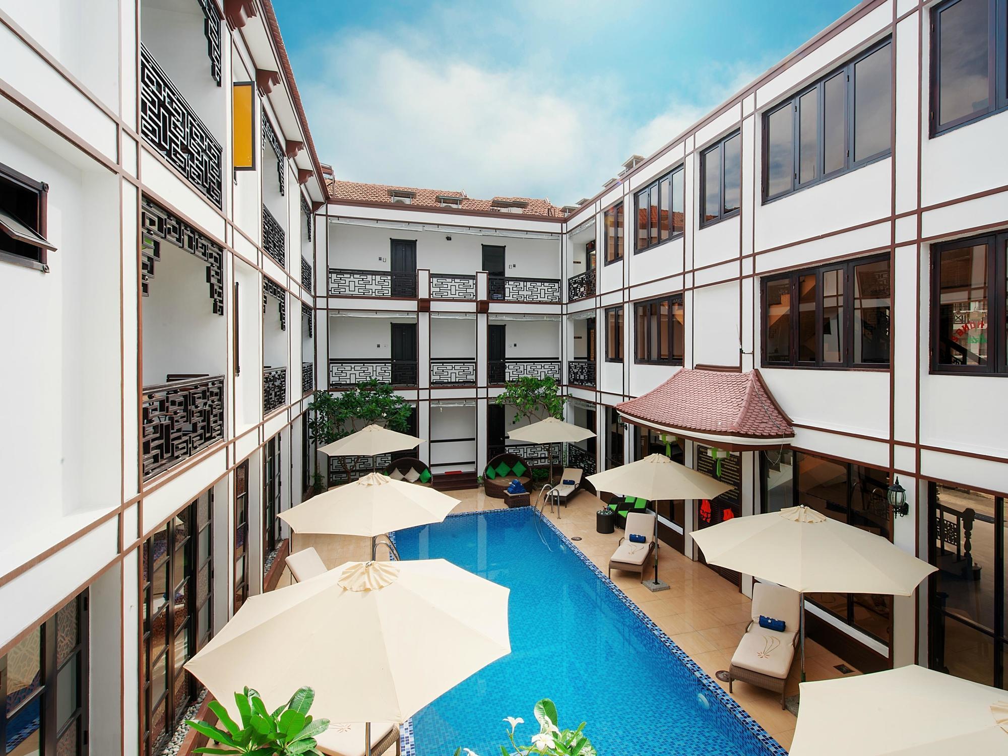Hotel Pho Library 2*
