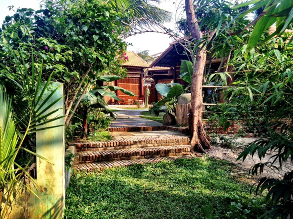 Hotel Under The Coconut Tree Hoi An