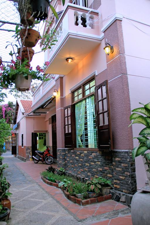 Homestay Red Ceramics