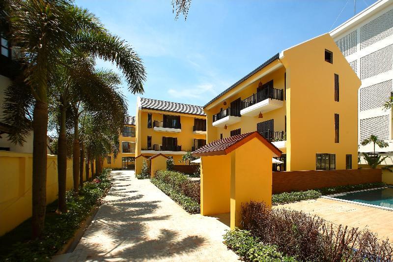 Hotel Hoa Co - Garden & Poolview 4*