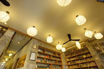 Pho Library Hotel