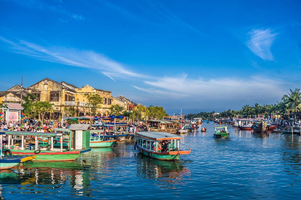 An Bang Dolphin * Hoi An
