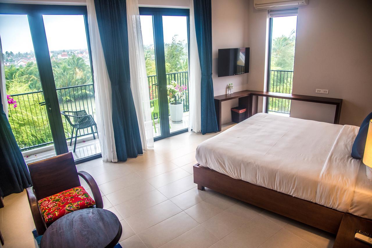 Hostel Mad Monkey *