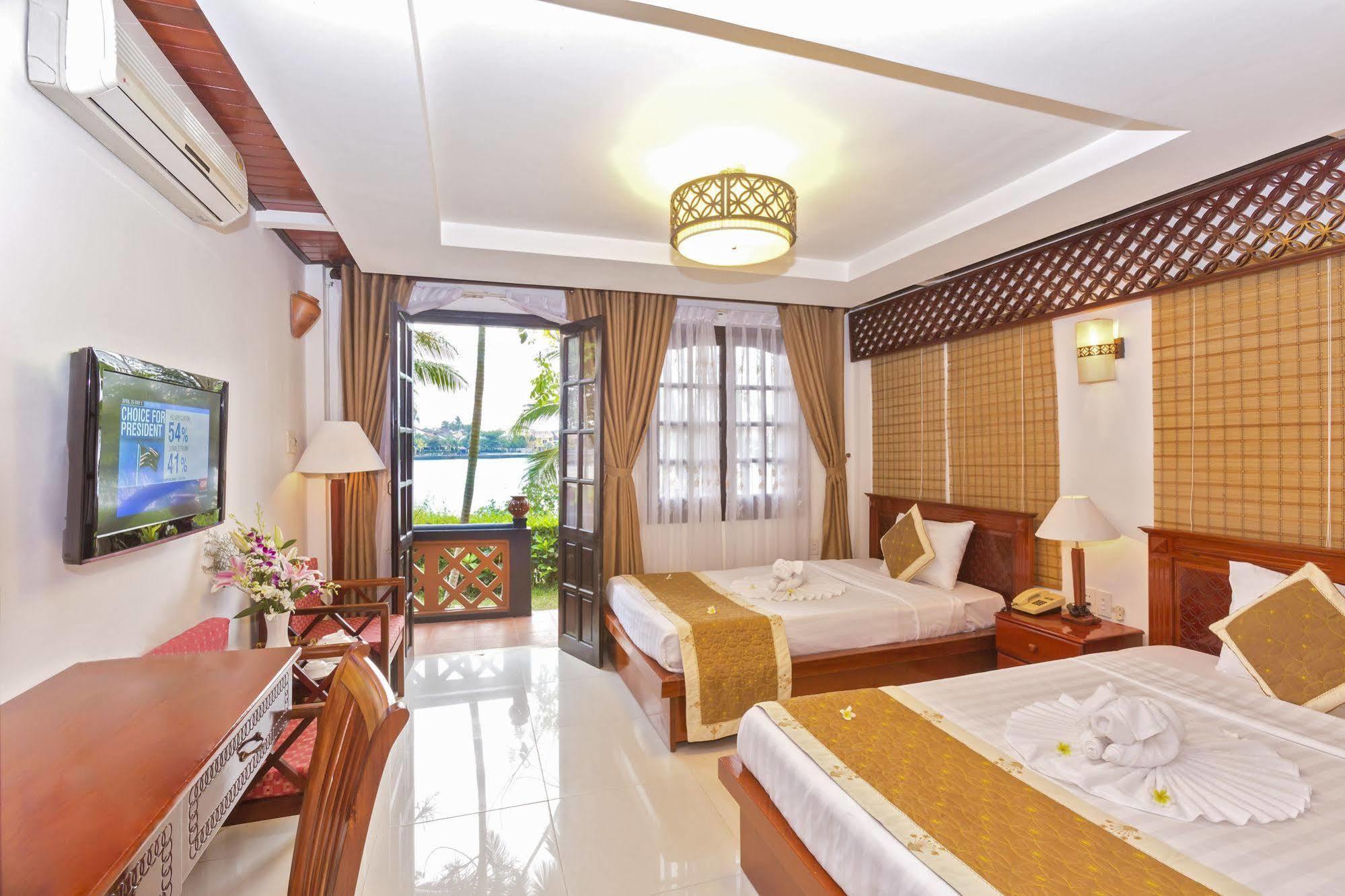 Pho Hoi Riverside 3*