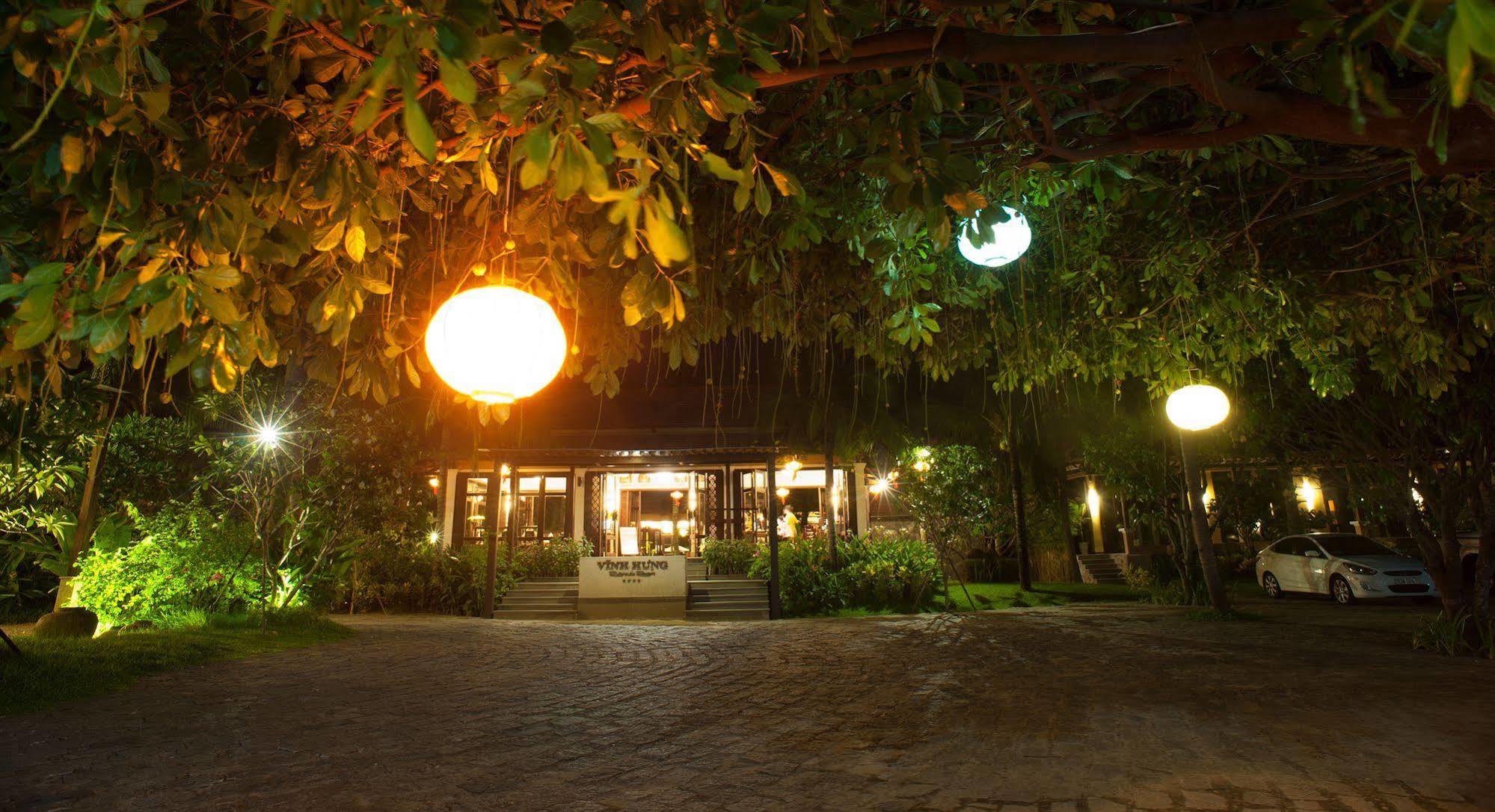 Vinh Hung Riverside & 4*