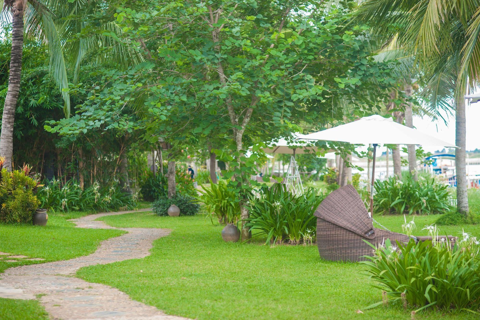 Vinh Hung Riverside & Tempat peranginan 4*