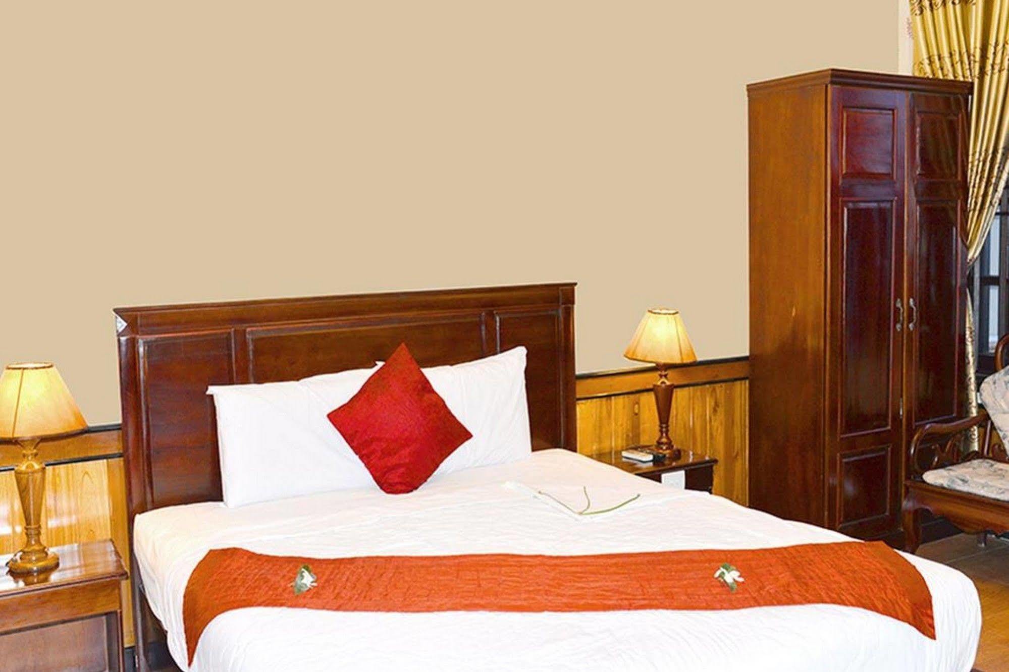 Huy Hoang River Hotel 3*
