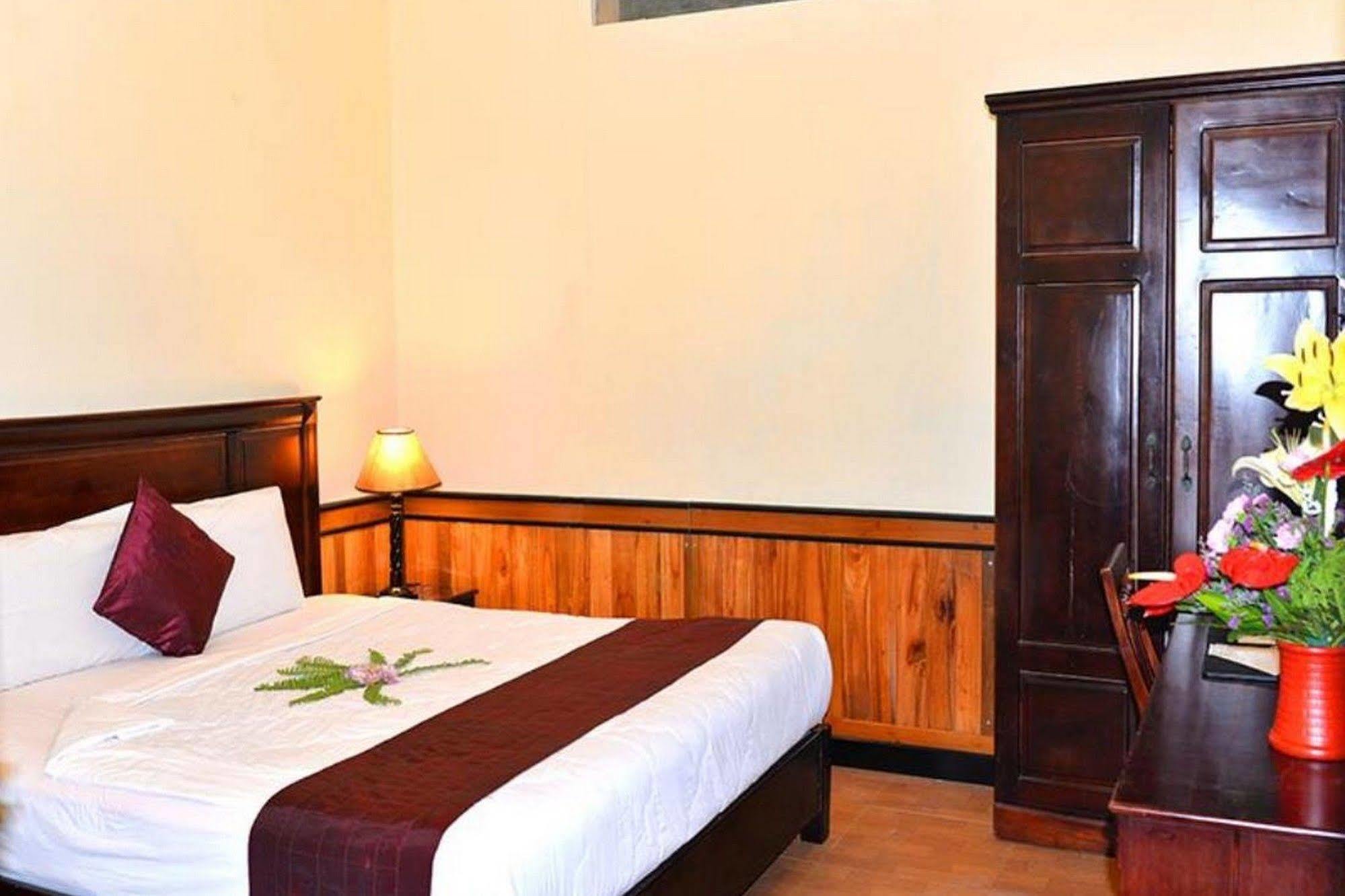 Hotel Huy Hoang River 3*