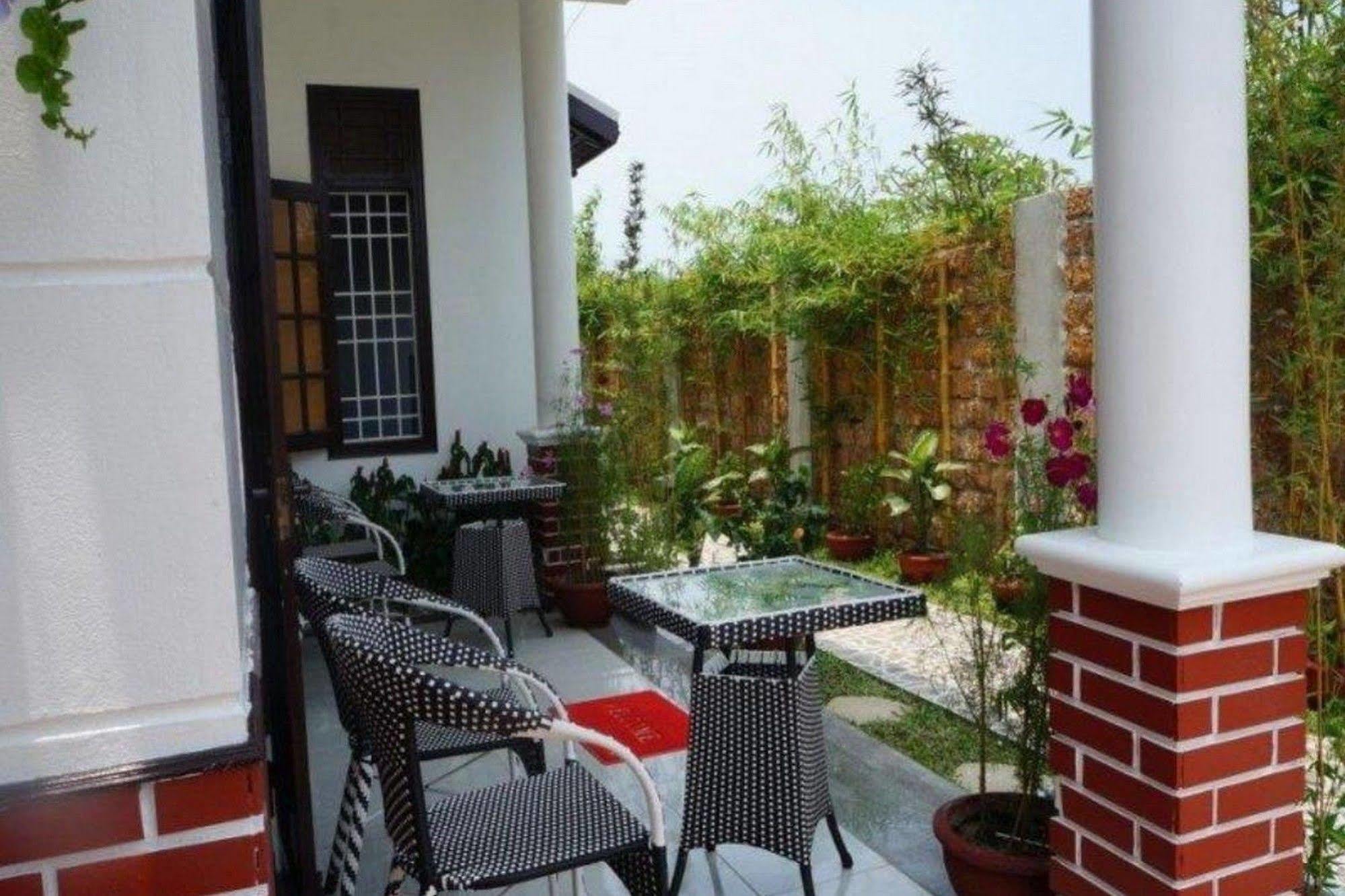 Red House - 2*