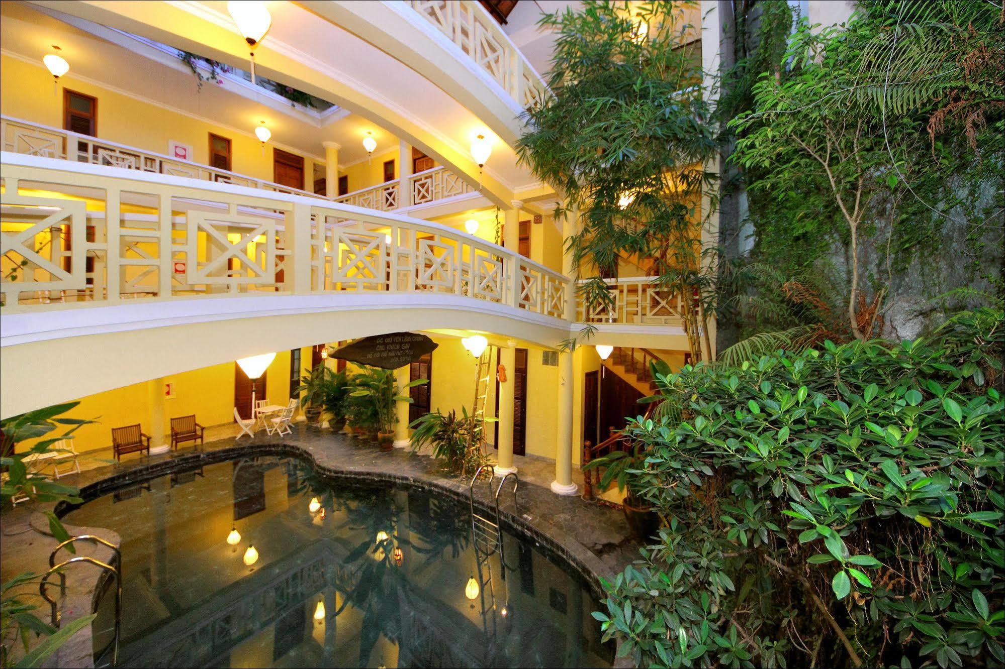 Hotel Thanh 1 2*